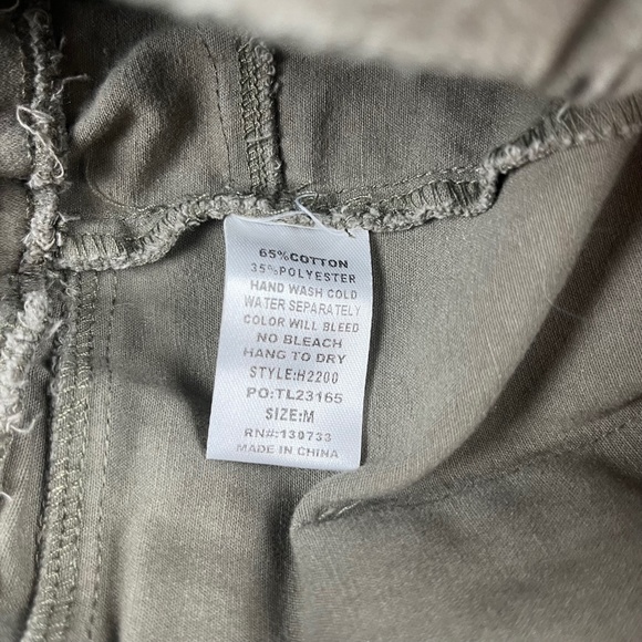 Umgee Olive Green Jeggings Pants ((size Medium)) - Picture 7 of 7